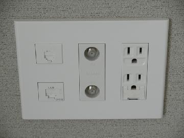 弱電設備（電話・テレビ・LAN・インターホン・入退出管理・警備システムなど）